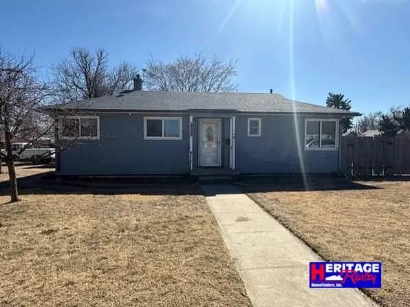 1702 W Chesterfield Dr, Garden City, KS 67846