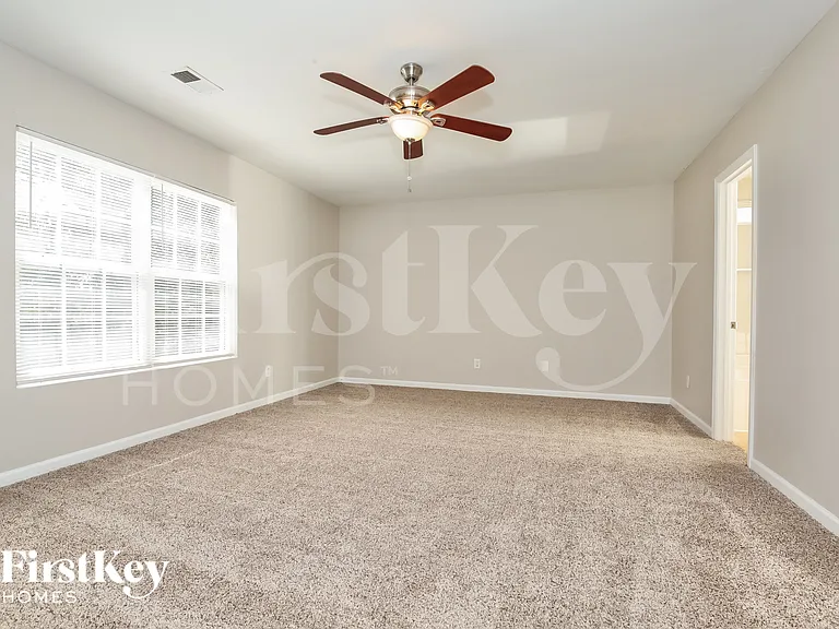 1531 Pecan Ln — Photo 11