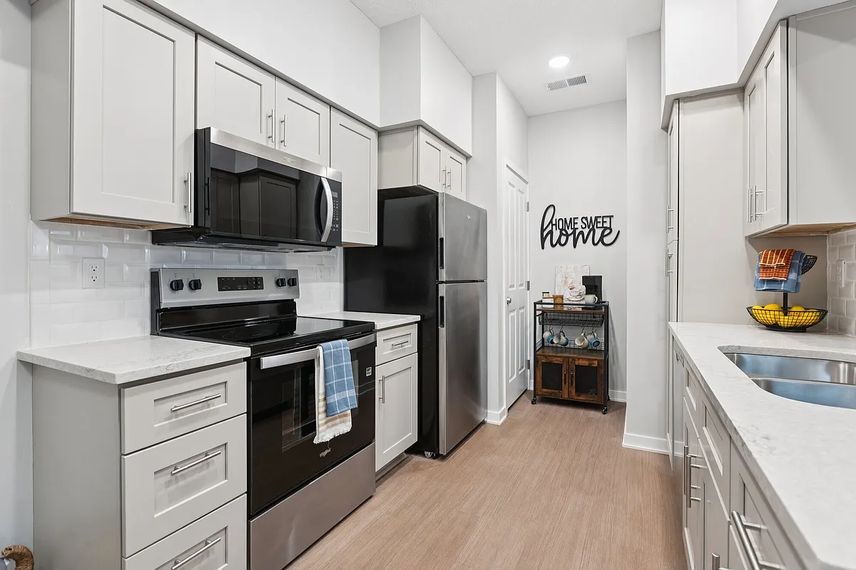 Building Photo - Raintree Apartments