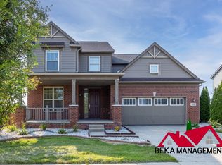 822 Lake Woods Dr, Canton, MI 48188