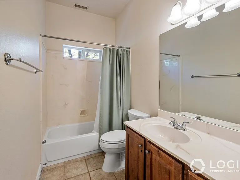 9223 Silver Lake Dr — Photo 33