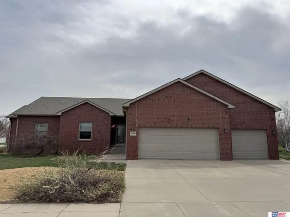 1544 Duke Dr, York, NE 68467