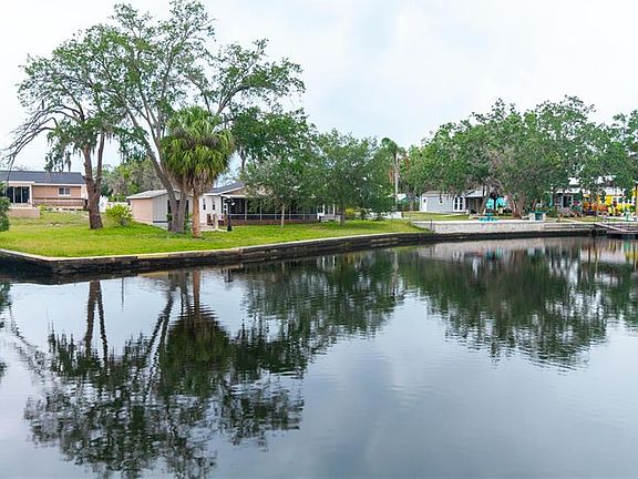 4th image of 5822 River Rd