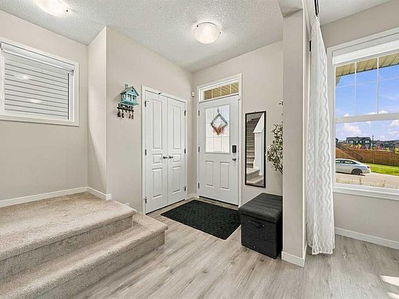 3rd image of 35 E Heritage Rise