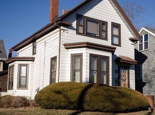 84 Lincoln St, Winthrop, MA 02152