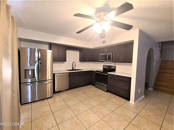 2nd image of 2044 Oak Meadow Cir