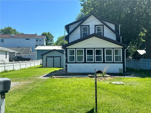 10 Hamlin Parma Townline Rd, Hilton, NY 14468