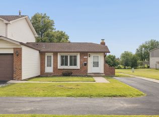 16322 Brementowne Dr, Tinley Park, IL 60477