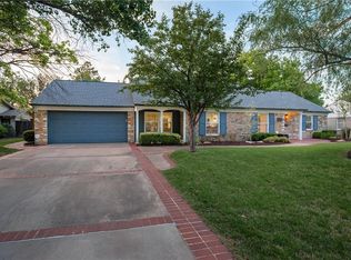 1717 Drakestone Ave, Nichols Hills, OK 73120