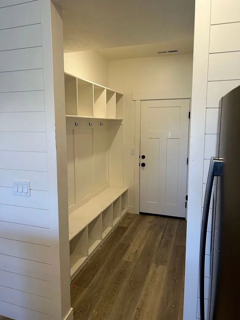 3 Bedroom Duplex with a Garage — Photo 4