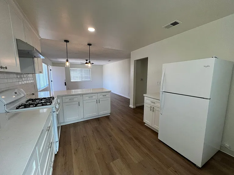 1250 Bolton Dr — Photo 10