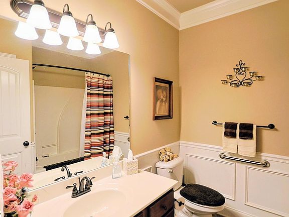 5th image of 209 Tea Olive Pl