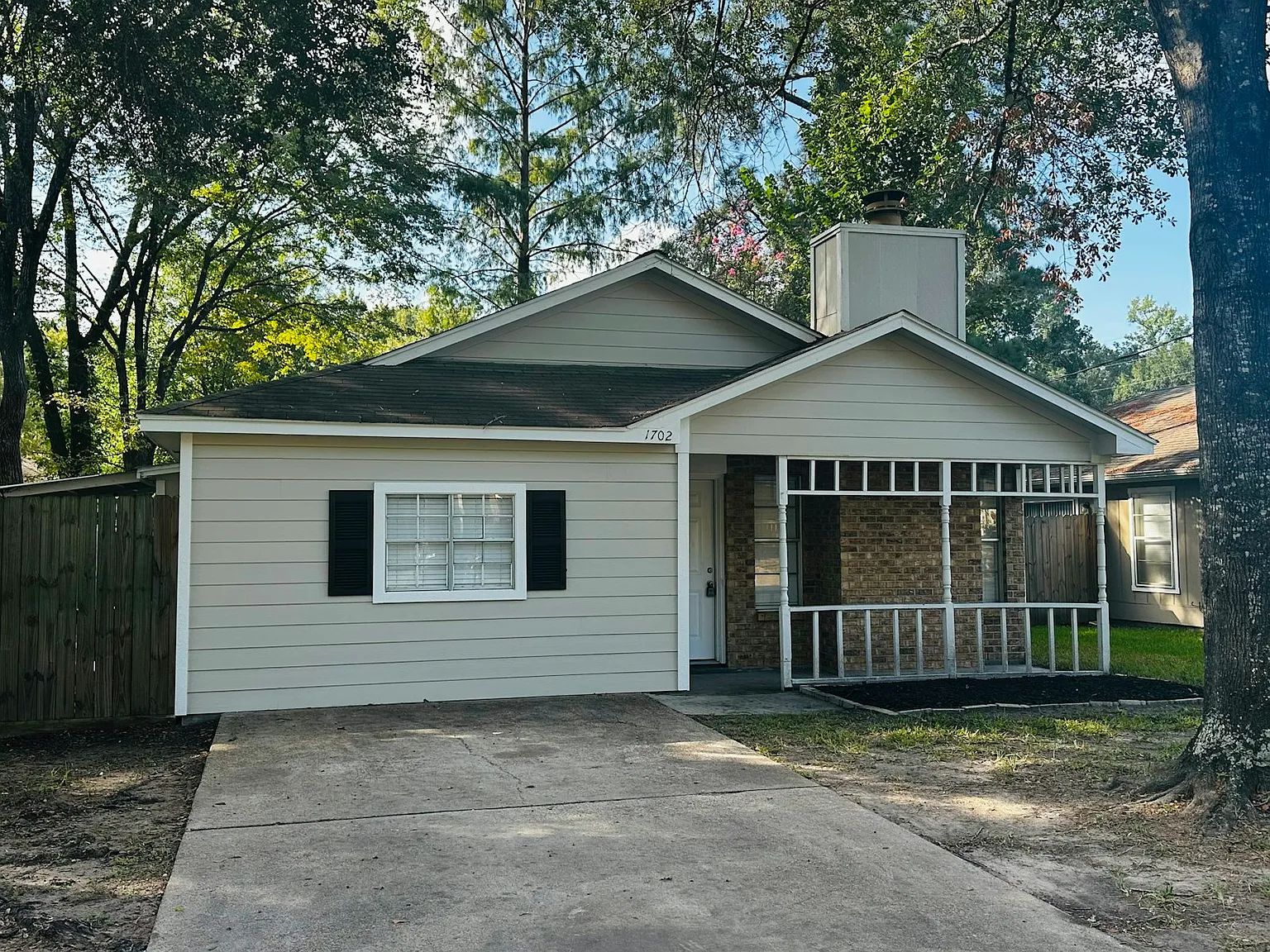 1702 Tyler Street — Photo 2