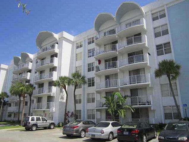 1st image of 486 NW 165th St APT B606