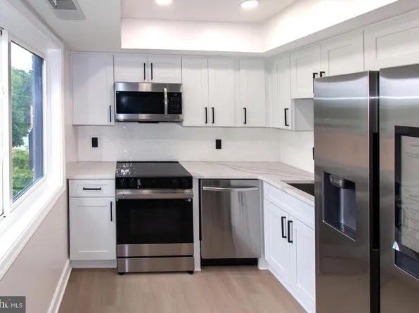 3340 S 28th St APT 403, Alexandria, VA 22302