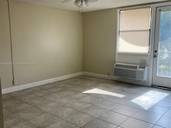 2701 Riverside Dr APT 308-B, Coral Springs, FL 33065