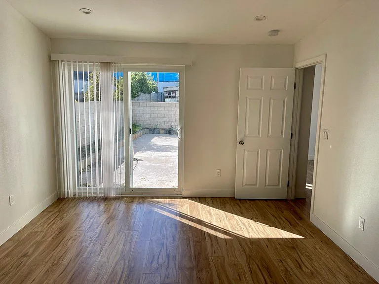5604 Le Sage Ave — Photo 6