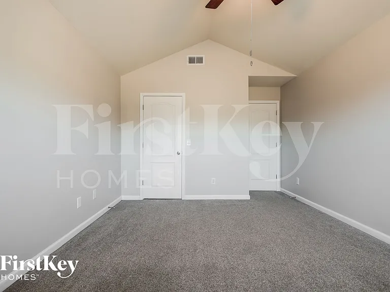 6732 Carriage Walk Ln — Photo 10