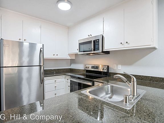 2nd image of 2084 Ascot Dr #4