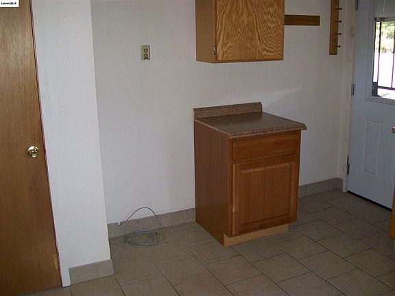 4th image of 687-680 Ivy Way