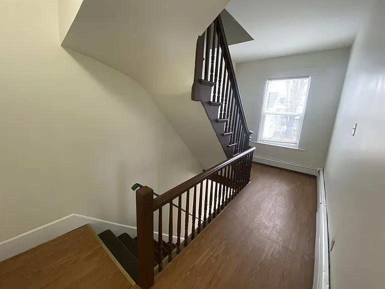 22 Ferry St #2 — Photo 36