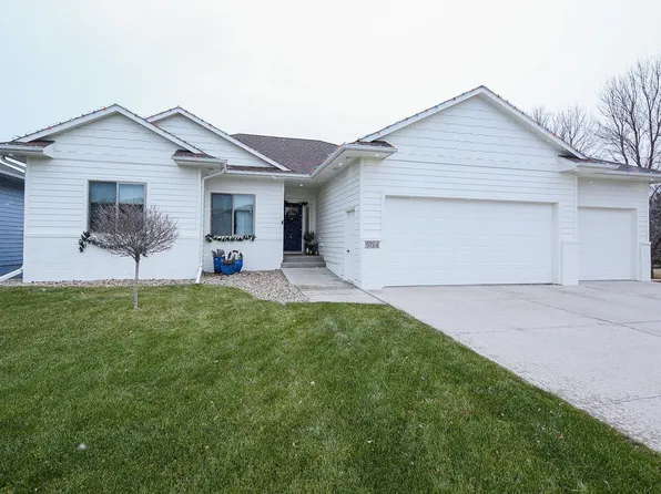 5724 E Huber St, Sioux Falls, SD 57110