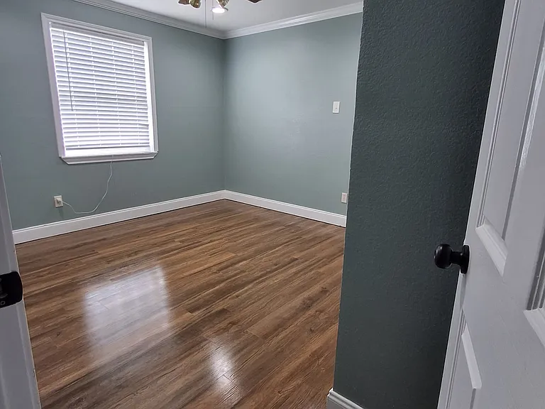 4403 Harvey Dr — Photo 8