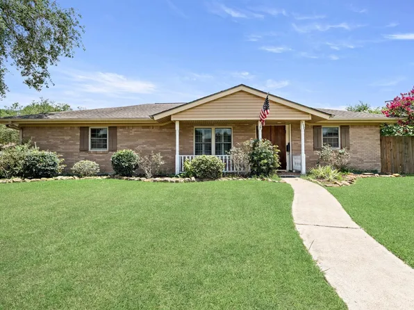 1170 Arthur St, Bridge City, TX 77611