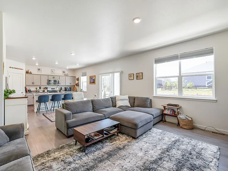 2757 Wren Dr — Photo 9
