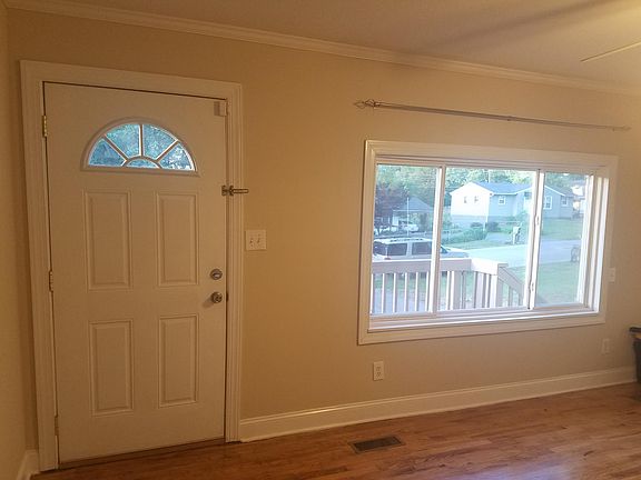 3rd image of 6304 Stockton Dr