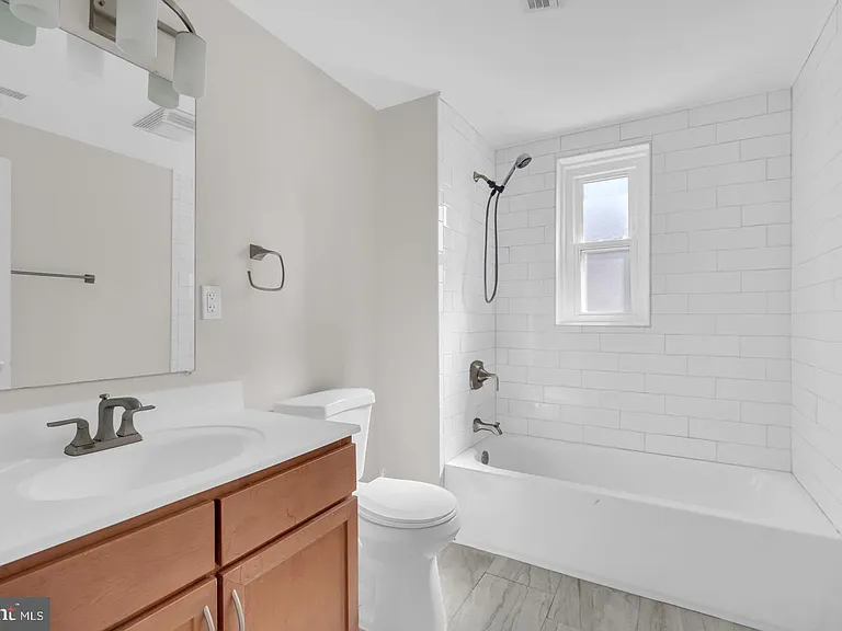 1800 28th Pl SE #201 — Photo 12