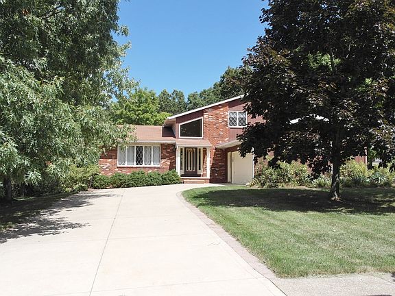 2nd image of 9571 Yellowwood Dr