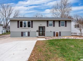 475 30th Ave, East Moline, IL 61244