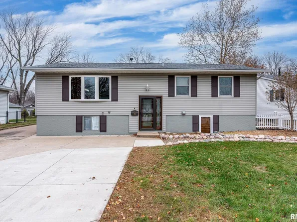 475 30th Ave, East Moline, IL 61244