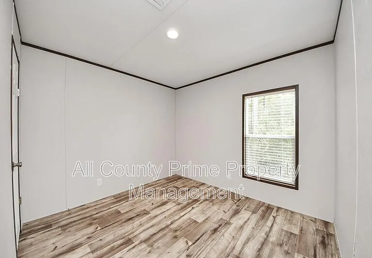 1556 Brown Rd — Photo 14