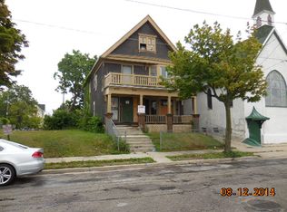 2710 N 12th St, Milwaukee, WI 53206