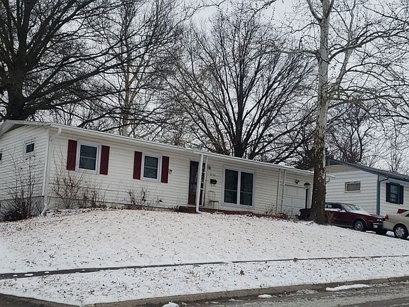 3rd image of 3730 SE Truman Ave