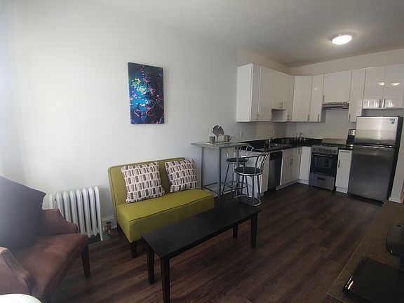 2nd image of 305 Hyde St APT 305