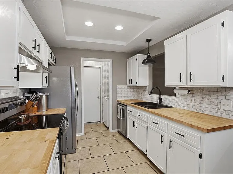 10316 Glascow Dr — Photo 7
