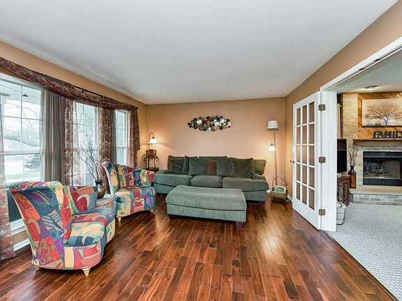 4th image of 50 Brookshire Ct