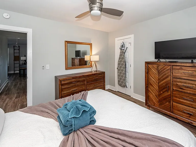 1511 Larry St — Photo 37