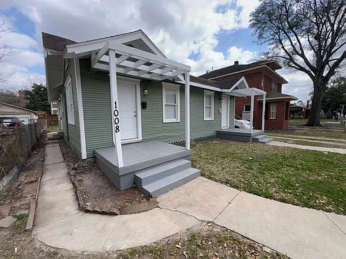1008 Studewood St Photo 1