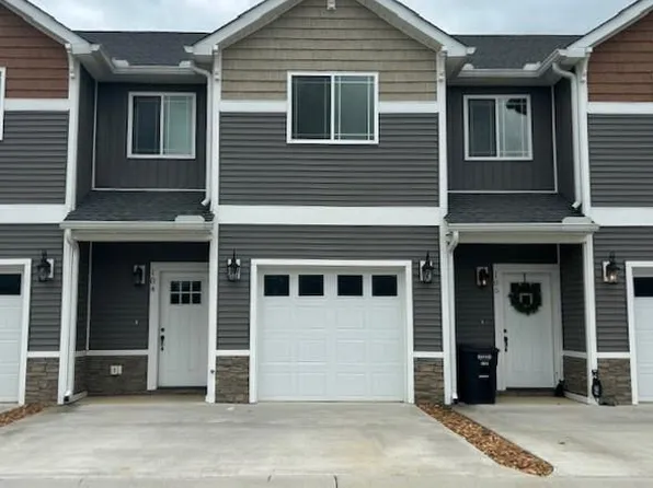 1038 E Main St, Livingston, TN 38570