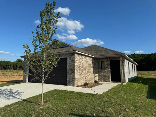 10300 Debbie Dr, Maumelle, AR 72113