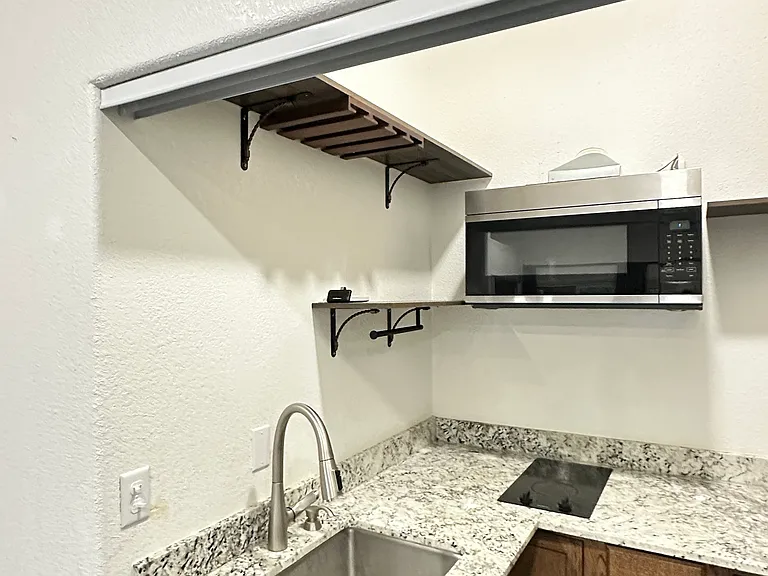 1806 W Oakey Blvd #1 — Photo 1