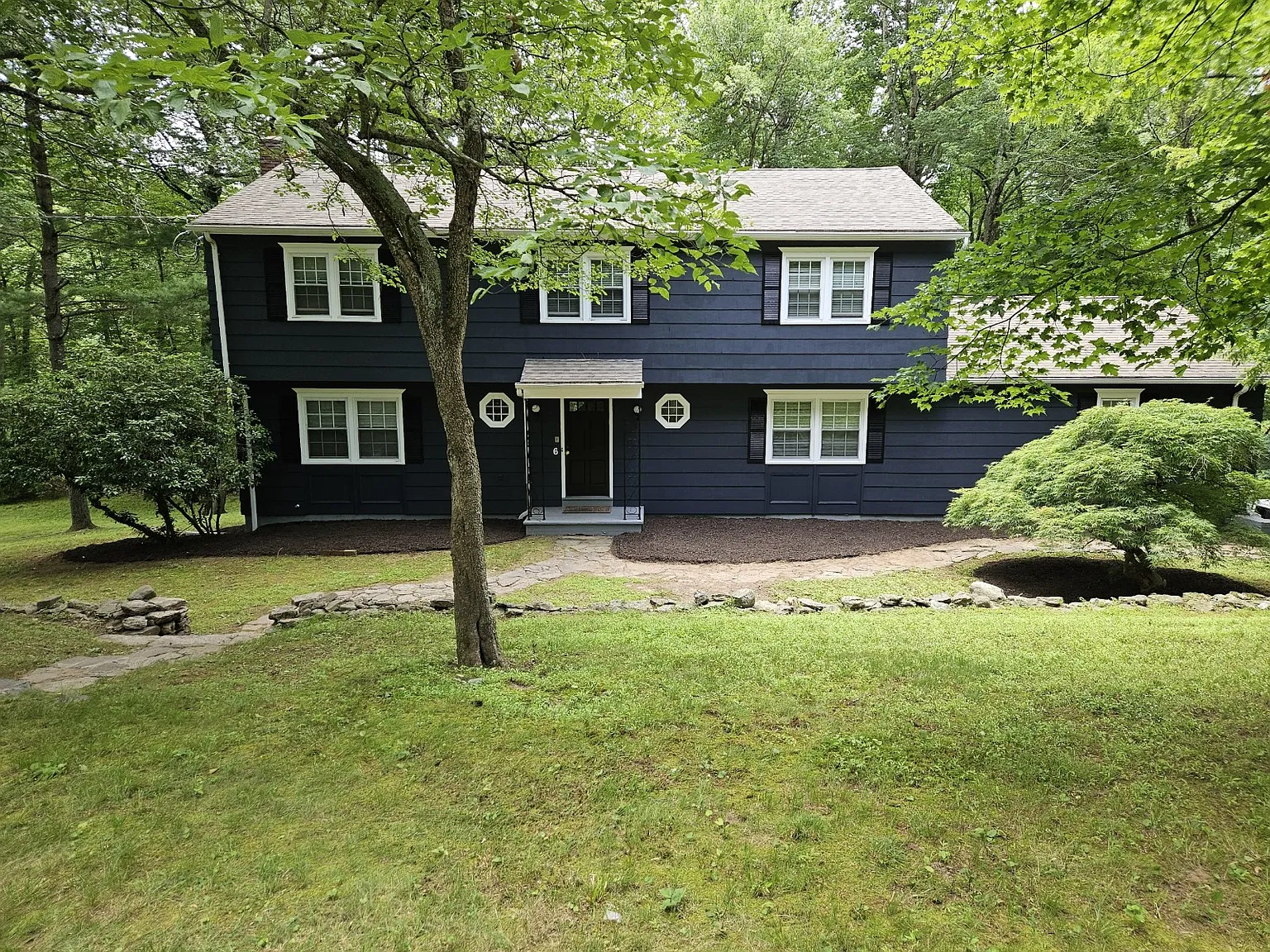 6 Redcoat Ln — Photo 1