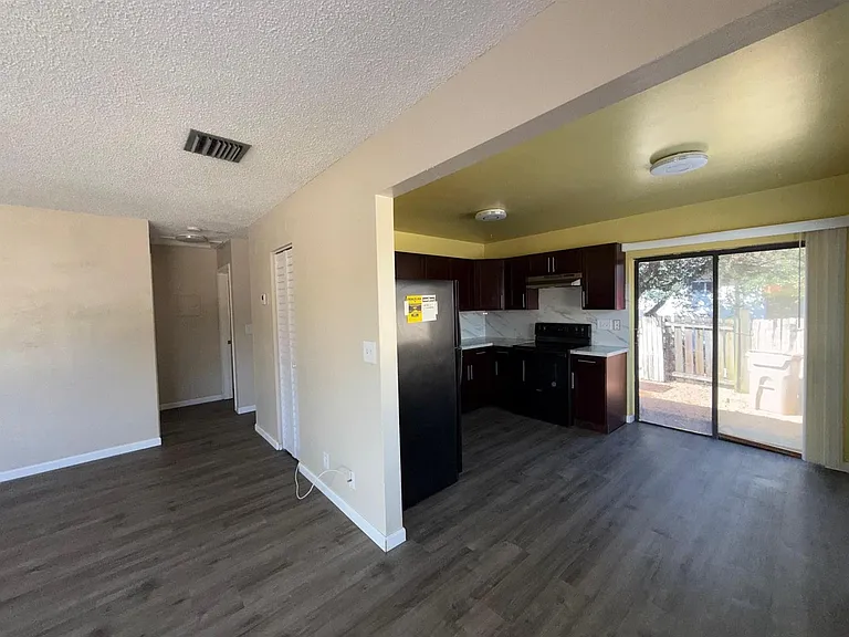 6140 SW 43rd St — Photo 11