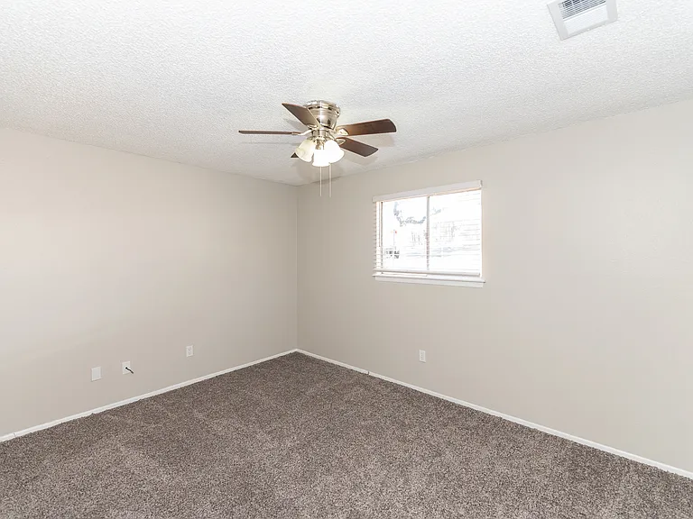 400 Rosewood apartments — Photo 7
