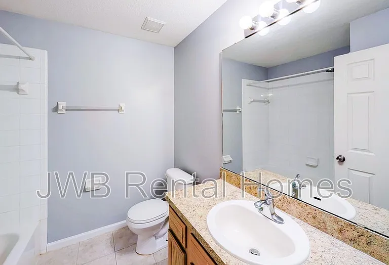 13715 Richmond Park Dr N #507 — Photo 8