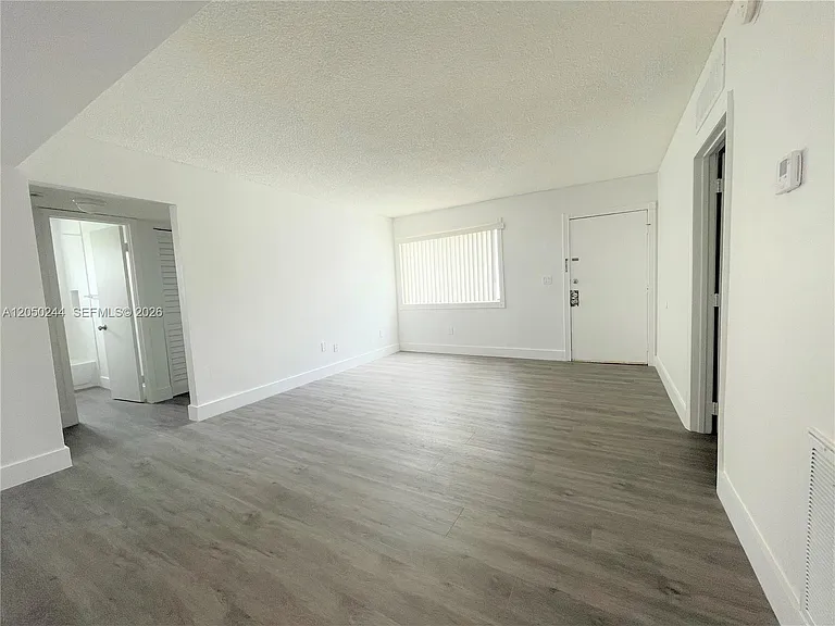 8520 SW 133rd Avenue Rd #406 — Photo 3